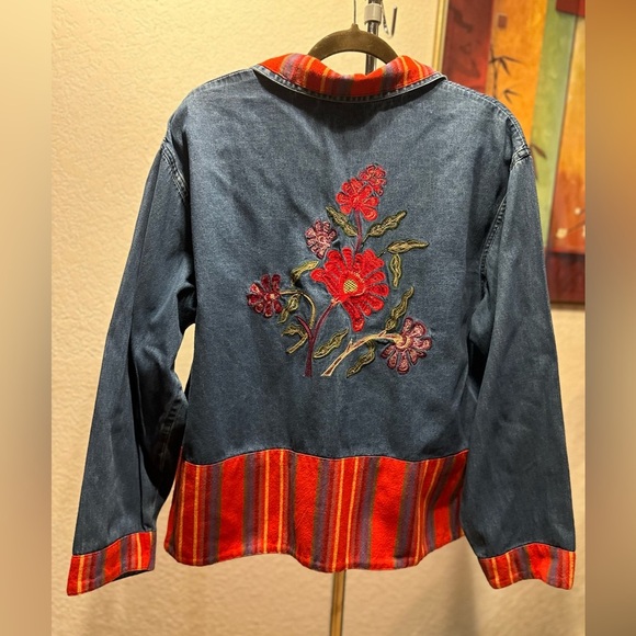 Willow Ridge Denim Floral Embroidered Button Down Top size XL - Picture 6 of 9